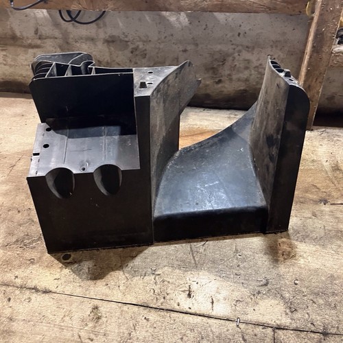 Rear grass discharge section - rear,