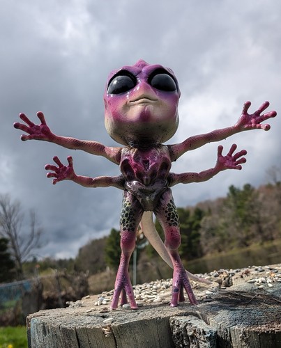 Resident alien bridget - alien,