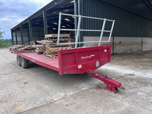 Marshall bale trailer - bale, year