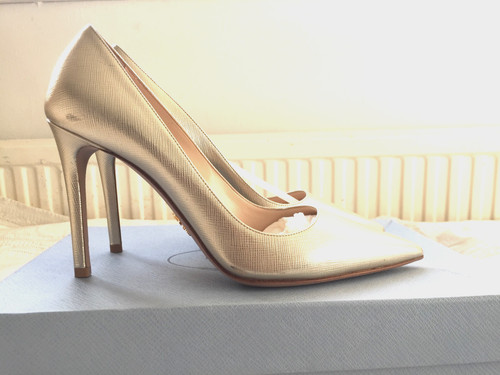 Prada donna gold leather - prada,