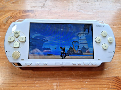 Sony white psp 1003 w - 1003., case