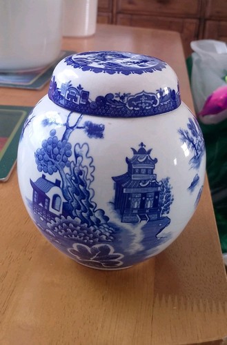 Vintage blue white royal - &,