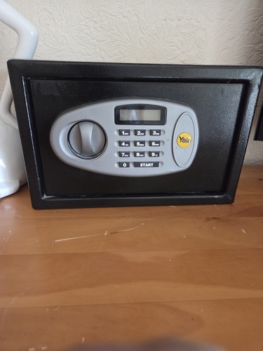 Yale small digital safe keypad - small,