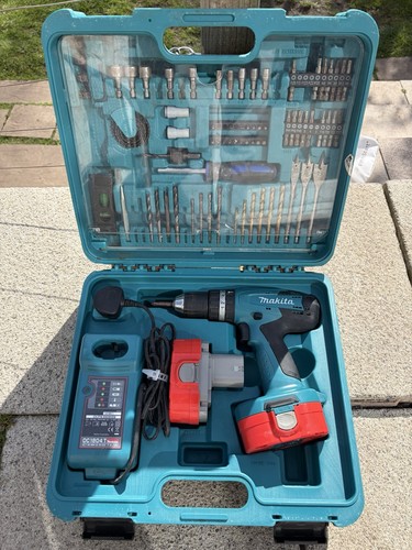 Makita drill set 18v with - drill,