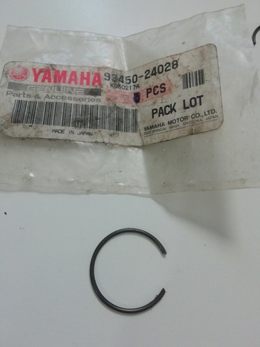 Yamaha piston circlip - yamaha,