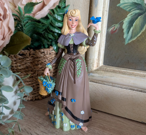 Disney showcase briar rose - disney,