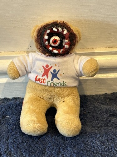 Itty bitey horror bear art - bitey,