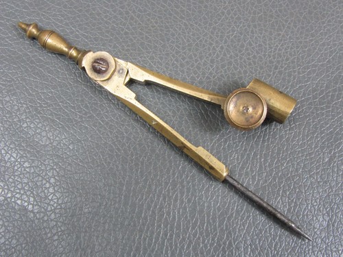 Antique ornate brass - ornate, 5/8"