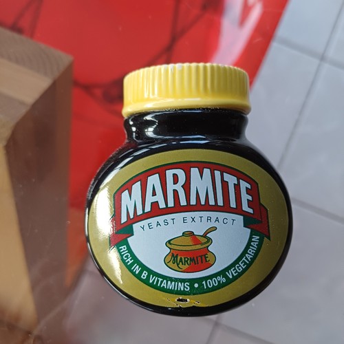 Novelty ceramic marmite - novelty, peper