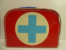 VINTAGE FIRST AID CASE CARRY PORT PLASTIC TOY MEDICAL NURSES EQUIPMENT