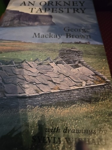 Orkney tapestry brown - by,