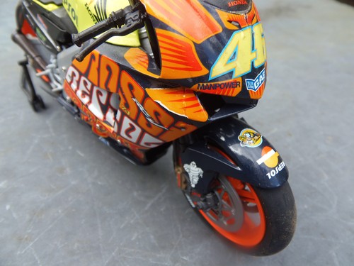 Valentino rossi valencia - valencia, 03