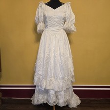 Vintage 1980s Victorian