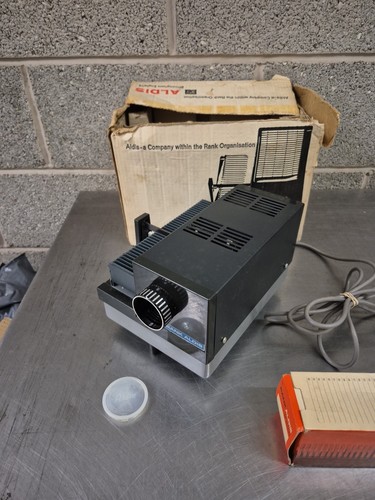 Aldis slide projector vintage - aldis,