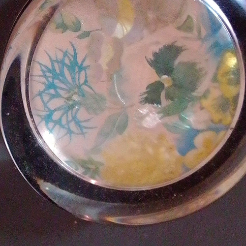 Clear glass paperweight - clear,