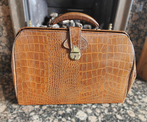 Vintage faux crocodile leather - vintage,