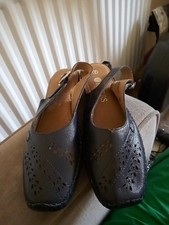 Unworn, Womens Size 6, Navy