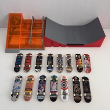 Tech Deck Fingerboard Bundle Of 15 & Skate Park Ramps Tony Hawk, Bowie, Batman