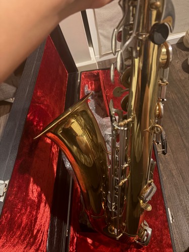 Tenor saxophone - tenor,