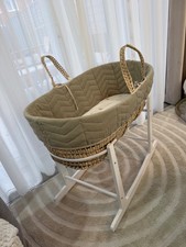 Mamas and papas moses basket