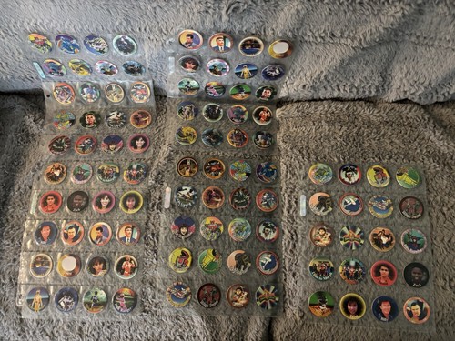 Lot 100 pogs mighty morphin - pogs,