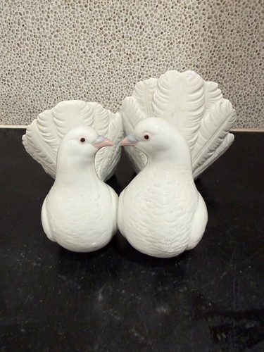 Lladro 1169 couple doves - of,