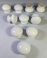 WHITE WOODEN DOOR KNOBS