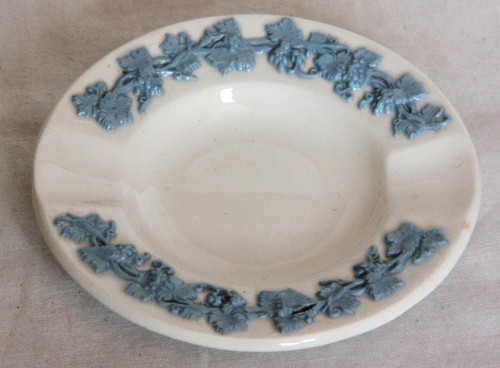 Vintage queen ware - queen's,