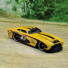 Hot Wheels Aston Martin DB4 GT