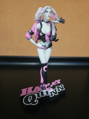 Harley quinn pink white black - pink,