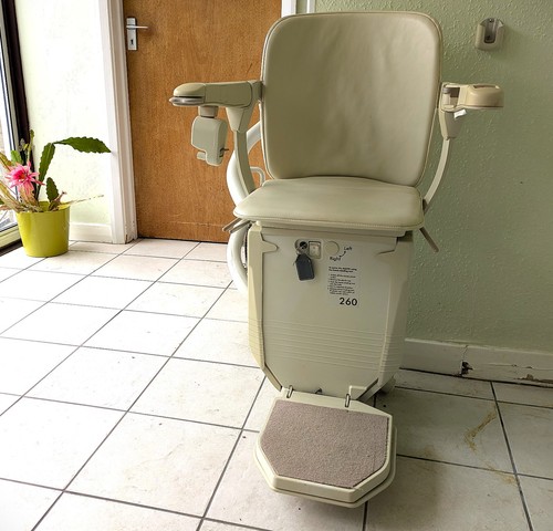 Stannah 260 curved - curved, stairlift