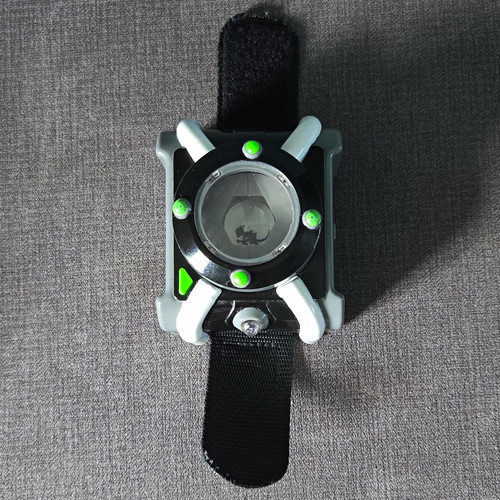 Ben omnitrix deluxe - 10,