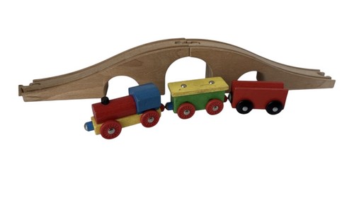 Wooden train track humpback - train,