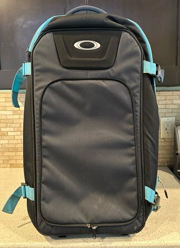 Rare large oakley gear - large,