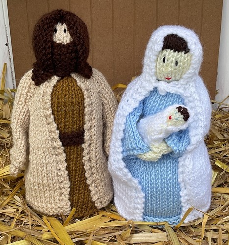 Hand knitted mary - hand,