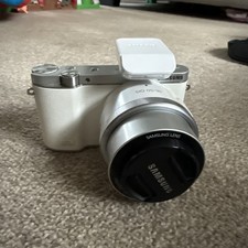 Samsung NX NX3000 20.3MP