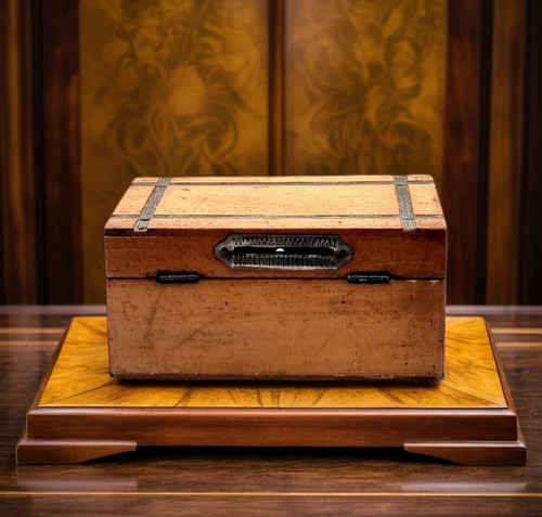 Classic art deco wooden money - classic,