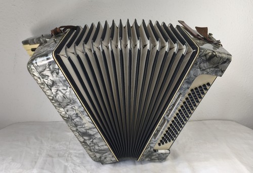 Piano accordion - piano,