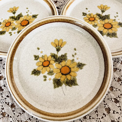 Vintage daisy stoneware - vintage,