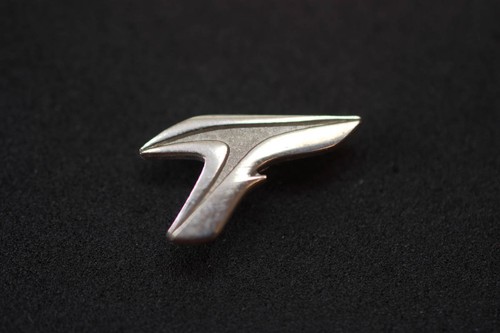Toyota pin badge - pin, racing
