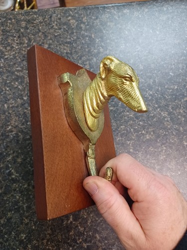 Metal greyhound wood coat - on,