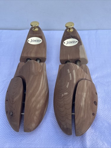 Jones the bootmaker wooden - jones,