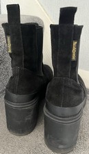 Women’s Russell & Bromley