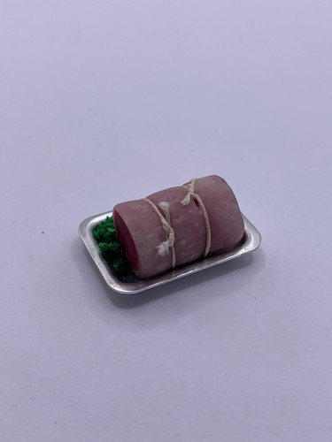 Scale dolls house - 1, hand