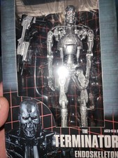 NECA Reel Toys Terminator 2 Judgement Day T-800 Endoskeleton Figure Sealed