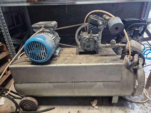 Belt driven air - air, compressor