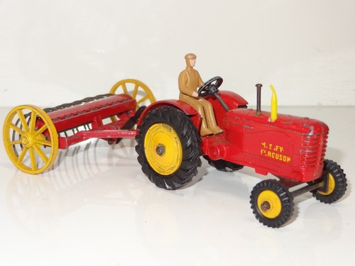 Dinky 300 massey - massey, harris