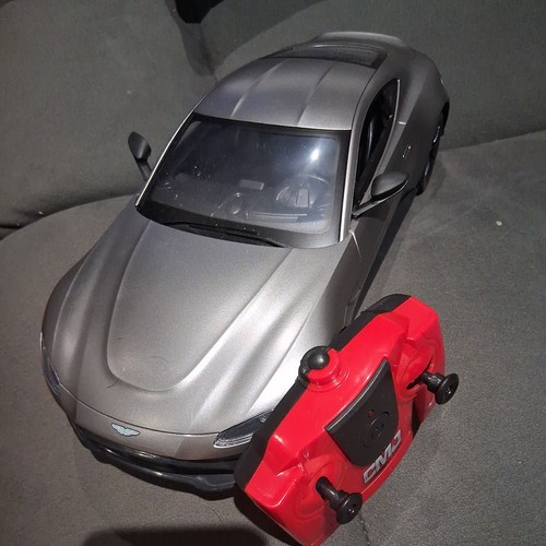 Aston martin driving - martin, remote