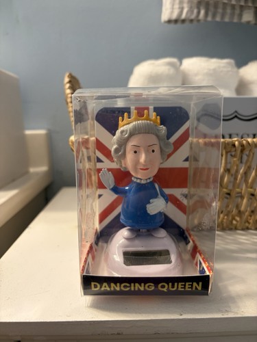 Solar dancing queen - solar, elizabeth