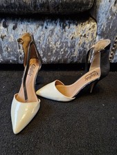 Buffalo black and white high